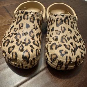 Crocs unisex animal pattern